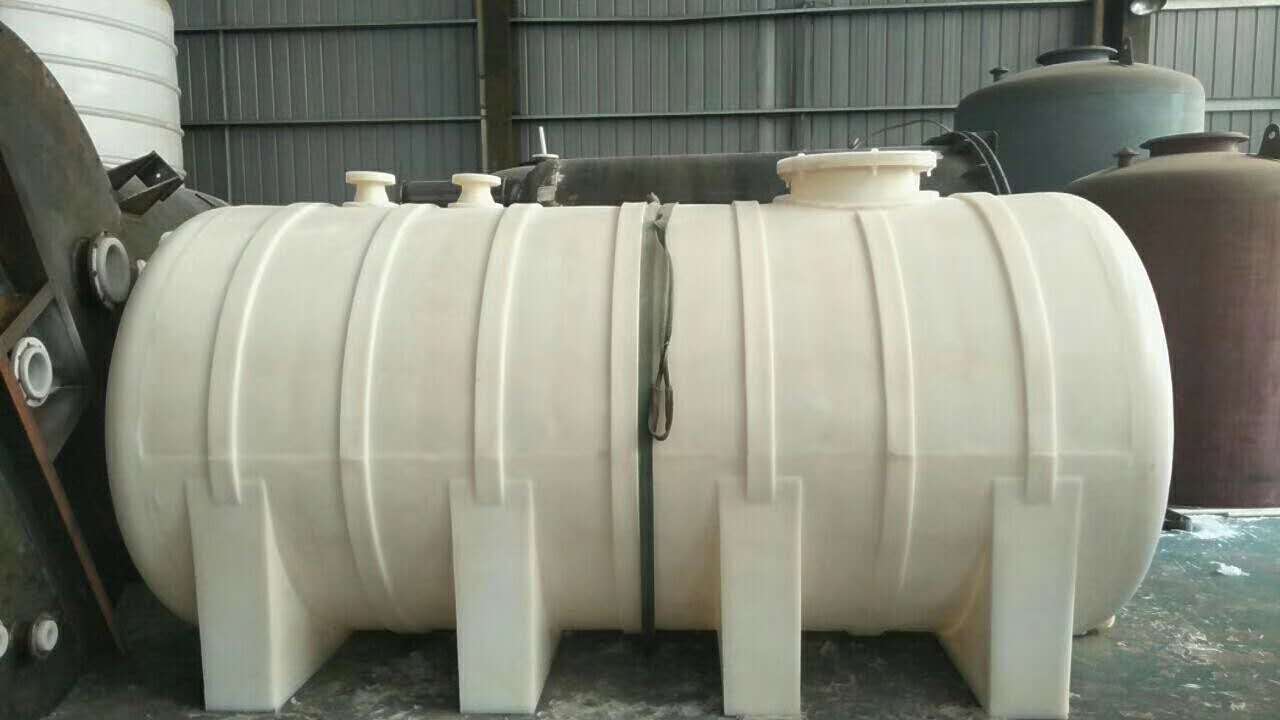 立式塑料儲罐儲存的注意事項與防護